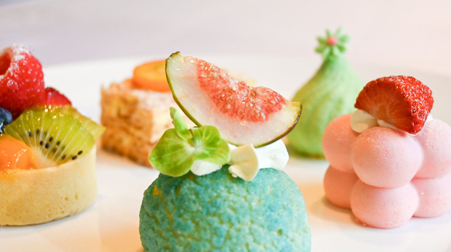 Colourful and fruity desserts for a wonderful springtime treat!