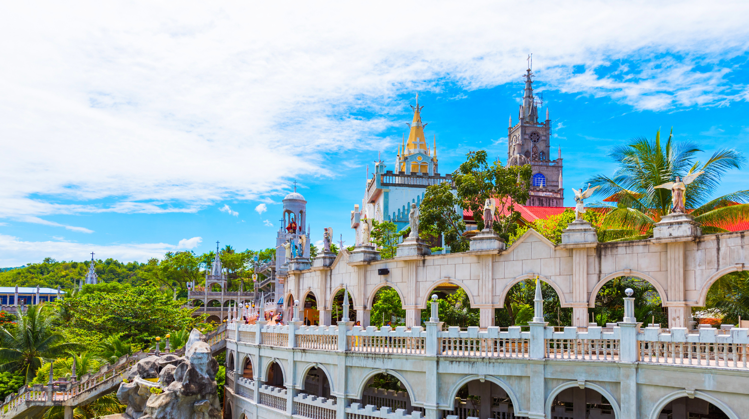 Located in Sibonga, the Simala Shrine is one of Cebu’s most visited pilgrimage sites. Built in castle-like architecture, the sanctuary is dedicated to the Blessed Virgin Mary and is known for stories of answered prayers. Pilgrims and travelers alike visit to admire its grand design and peaceful spiritual atmosphere.
