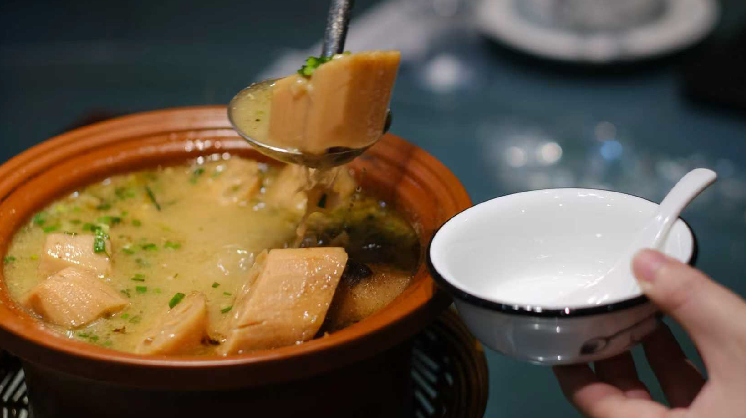 Clay Pot Lotus Root Soup