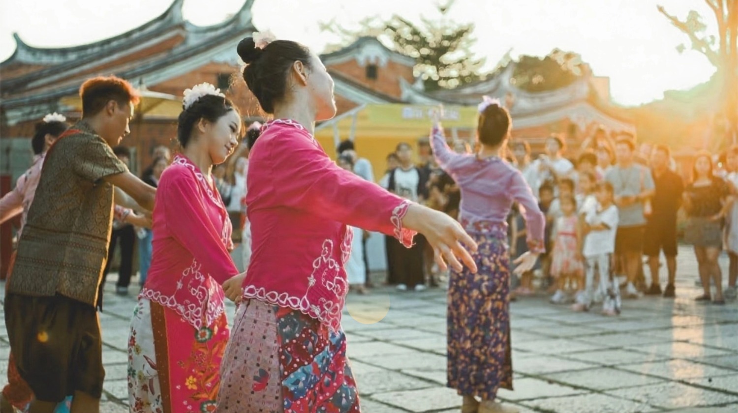 &#x68A7;&#x6797;&#x4F20;&#x7EDF;&#x6751;&#x843D;